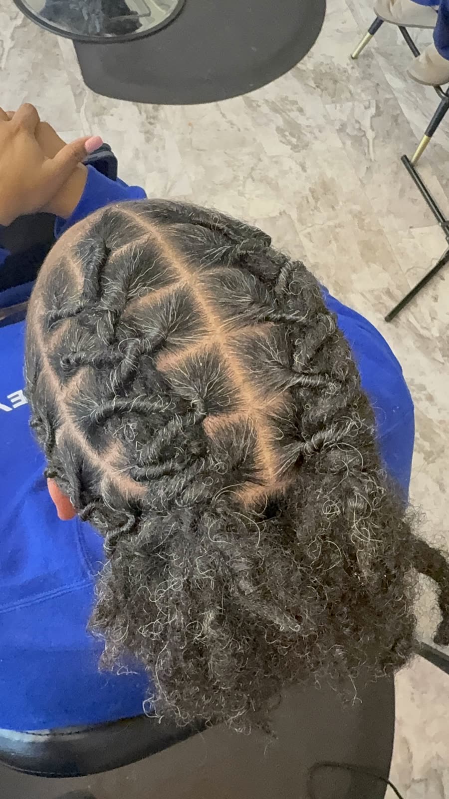 Interlocking with curly loc tips