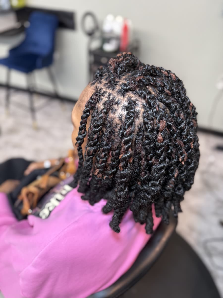 Fresh retwist, medium length hanging